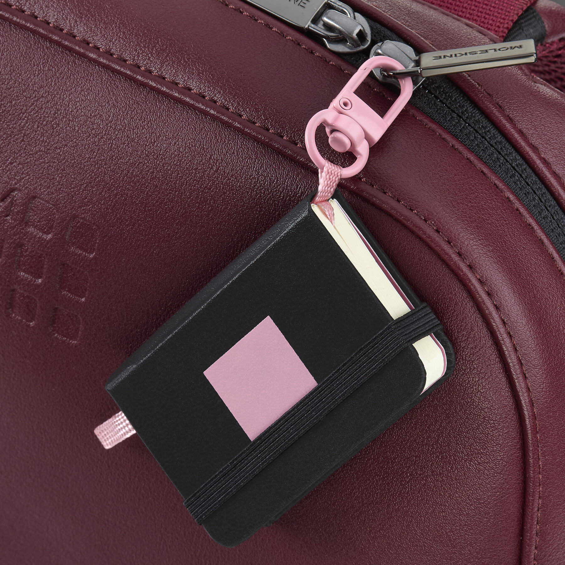 モレスキン custom edition for KAWS